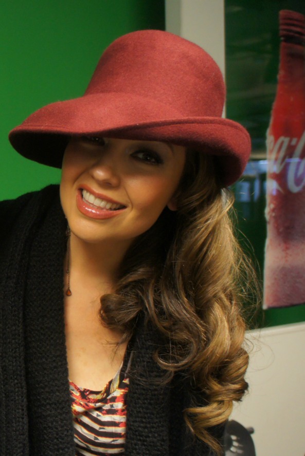 thalia_coke_lounge_cada_dia_mas_fuerte_chicago_firma_1