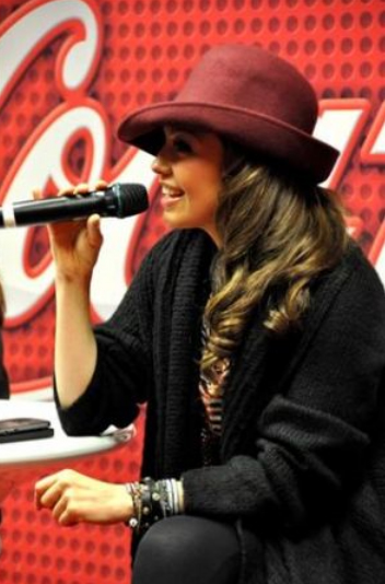 thalia_coke_lounge_cada_dia_mas_fuerte_chicago_firma_8